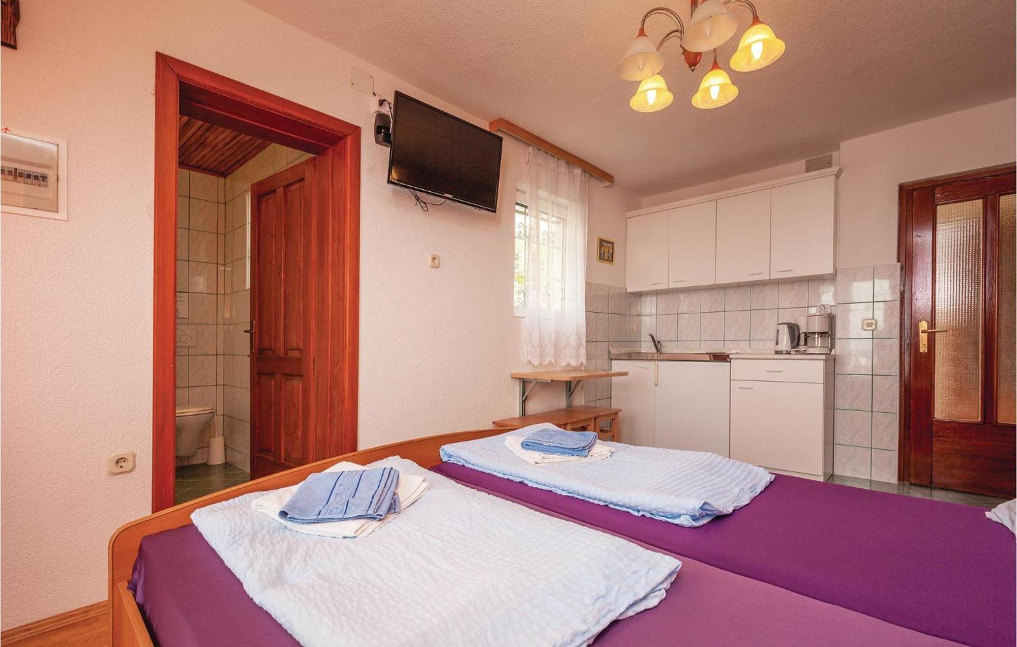 1 Bedroom Cozy Apartment In تْسْغيكفانِتْسا المظهر الخارجي الصورة